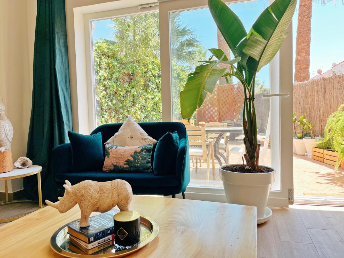 Cheerful Townhouse Center Sitges 5 Bedrooms Pool And Terrace Buitenkant foto