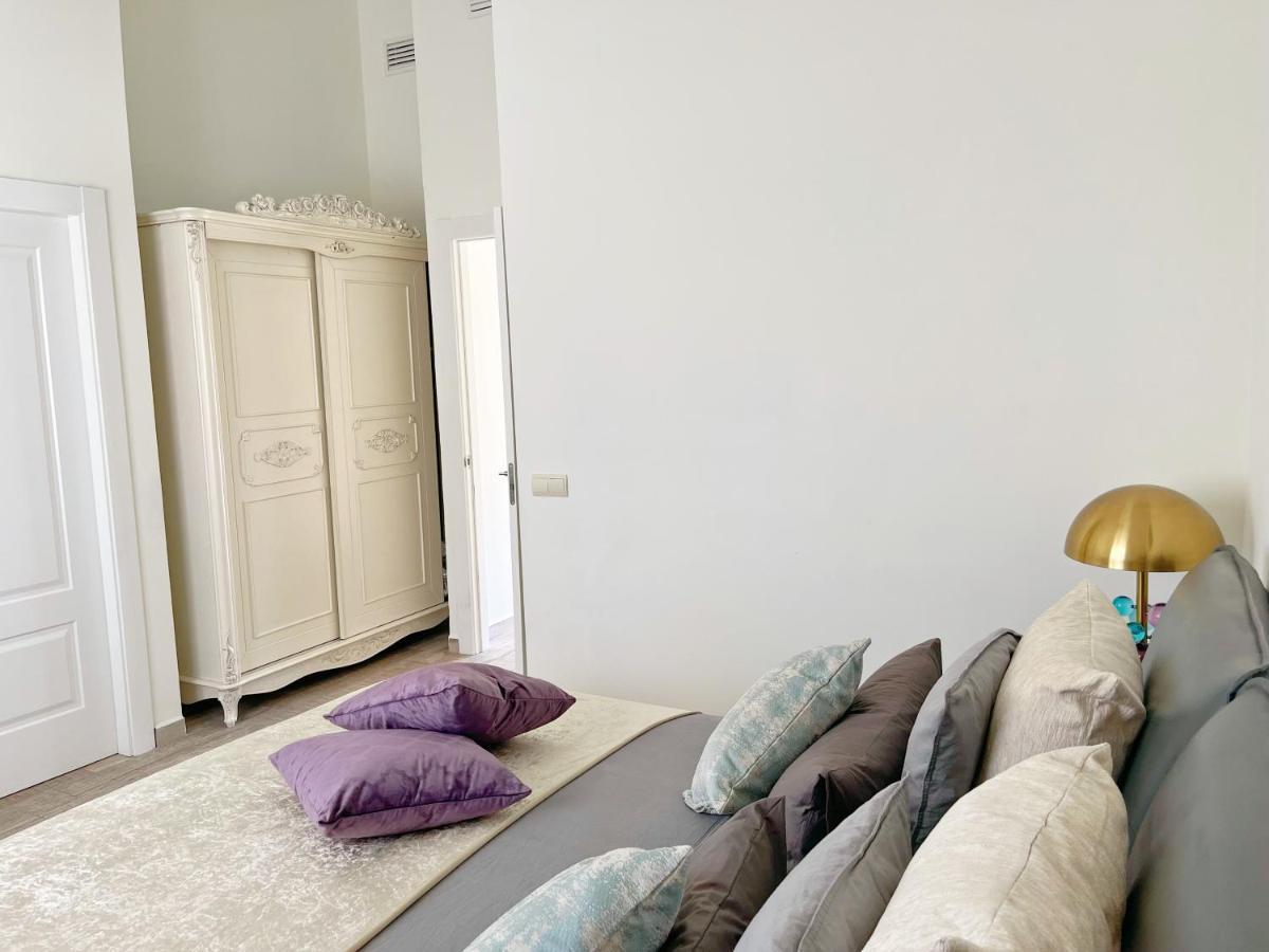 Cheerful Townhouse Center Sitges 5 Bedrooms Pool And Terrace Buitenkant foto