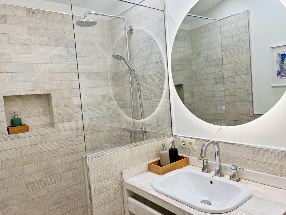 Cheerful Townhouse Center Sitges 5 Bedrooms Pool And Terrace Buitenkant foto