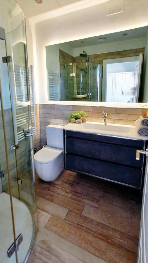 Cheerful Townhouse Center Sitges 5 Bedrooms Pool And Terrace Buitenkant foto