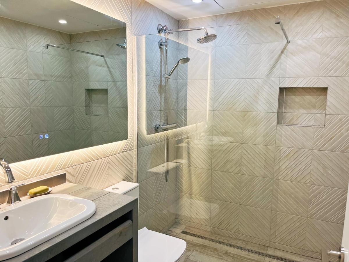 Cheerful Townhouse Center Sitges 5 Bedrooms Pool And Terrace Buitenkant foto