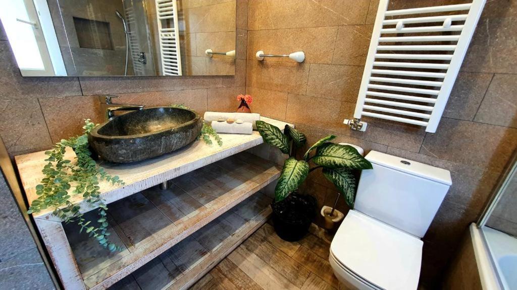 Cheerful Townhouse Center Sitges 5 Bedrooms Pool And Terrace Buitenkant foto